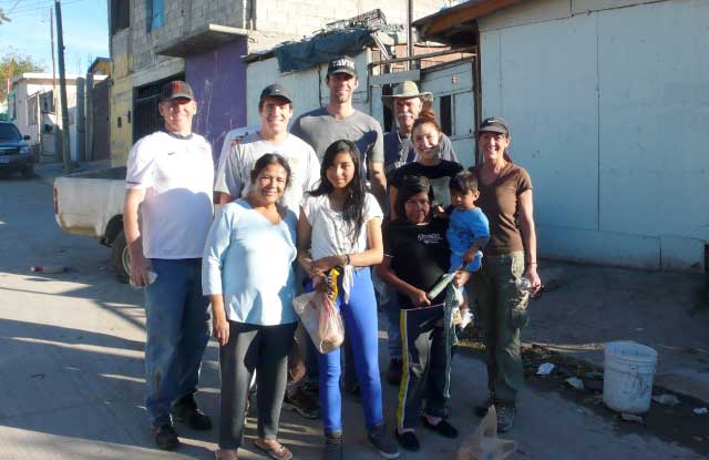 group volunteers in Tijuana, Mexico